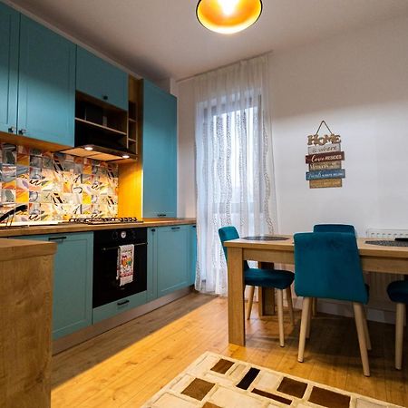 Lighthouse Central Apt With Unique Views Of The Fortress, Free Parking, 5 Min By Car From The Old Town Apartment Брашов Екстериор снимка