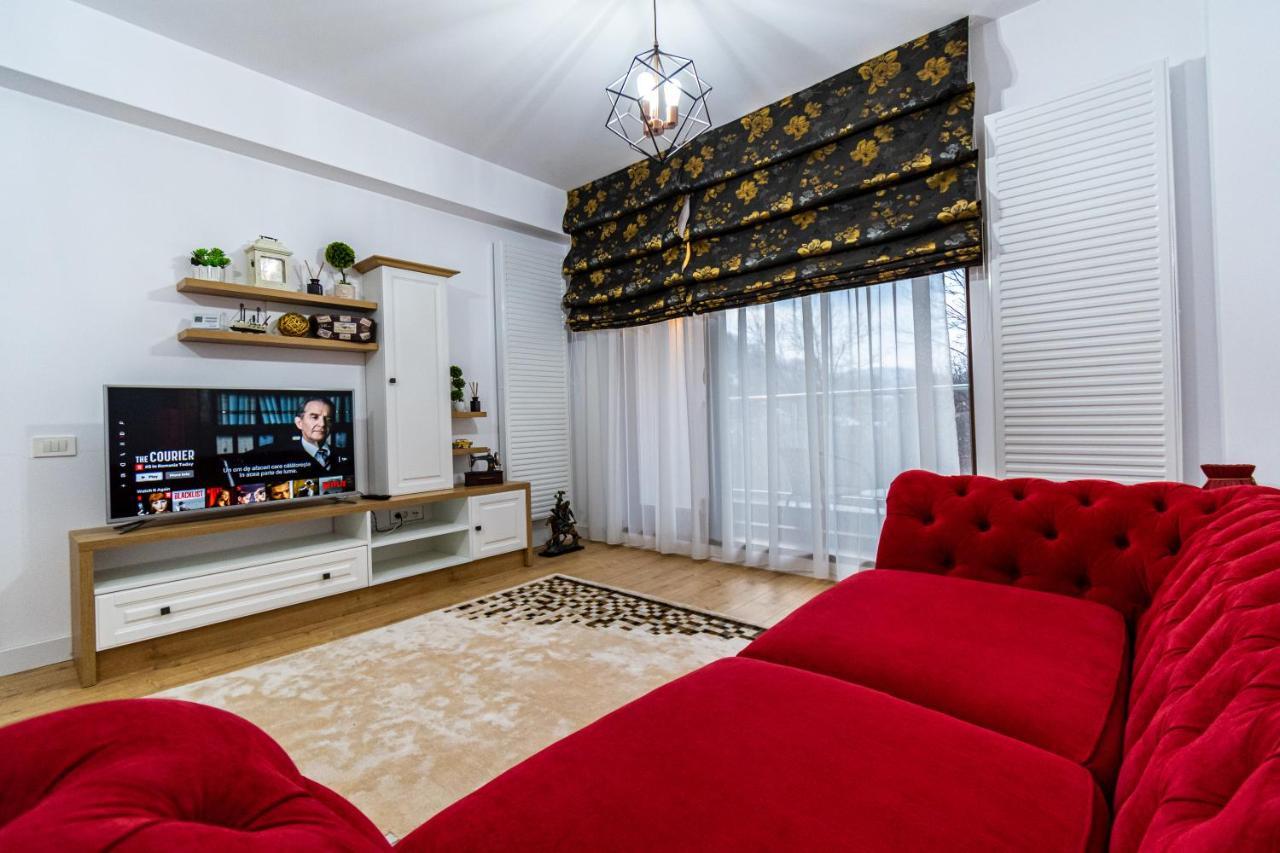 Lighthouse Central Apt With Unique Views Of The Fortress, Free Parking, 5 Min By Car From The Old Town Apartment Брашов Екстериор снимка