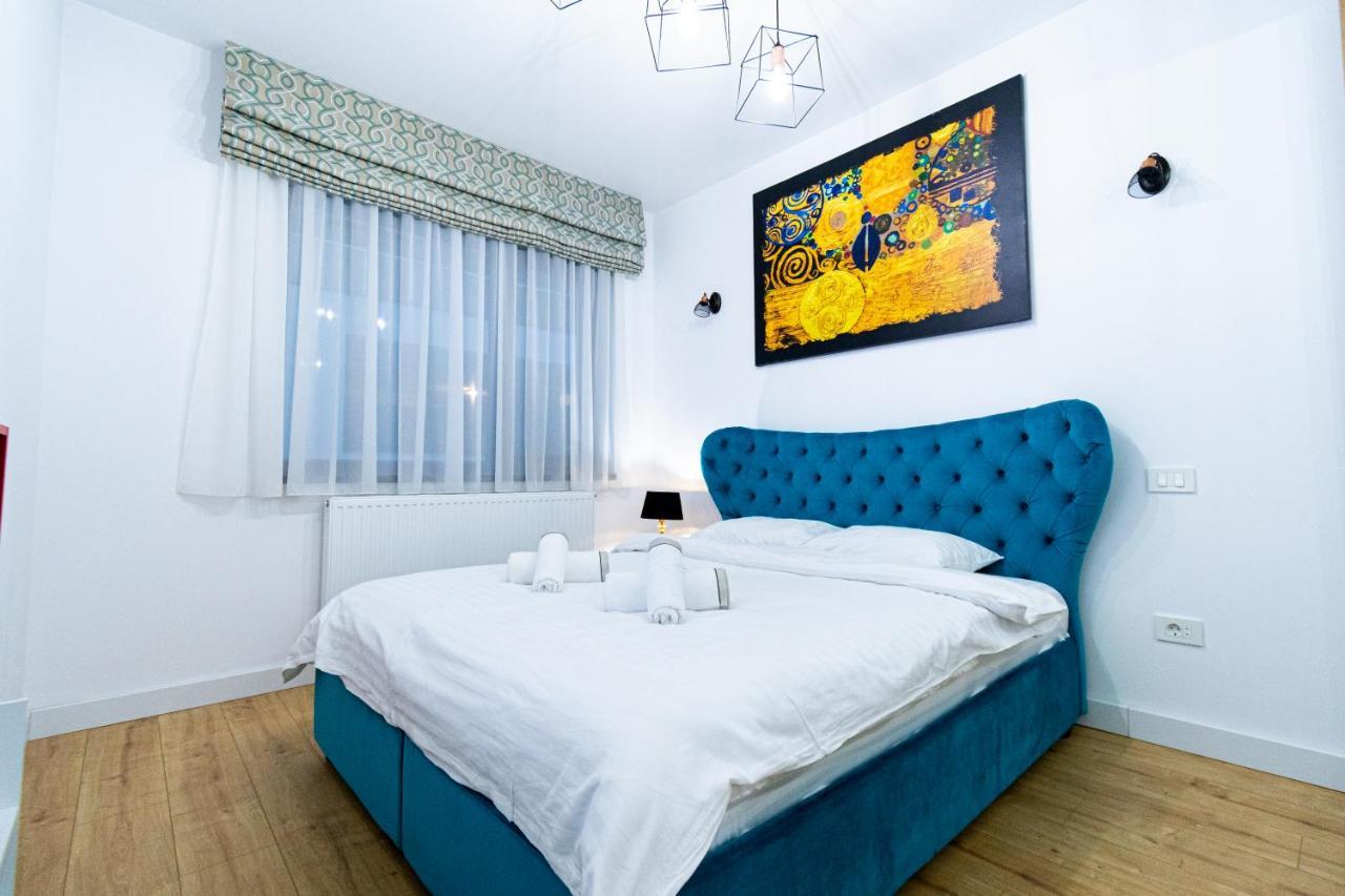 Lighthouse Central Apt With Unique Views Of The Fortress, Free Parking, 5 Min By Car From The Old Town Apartment Брашов Екстериор снимка