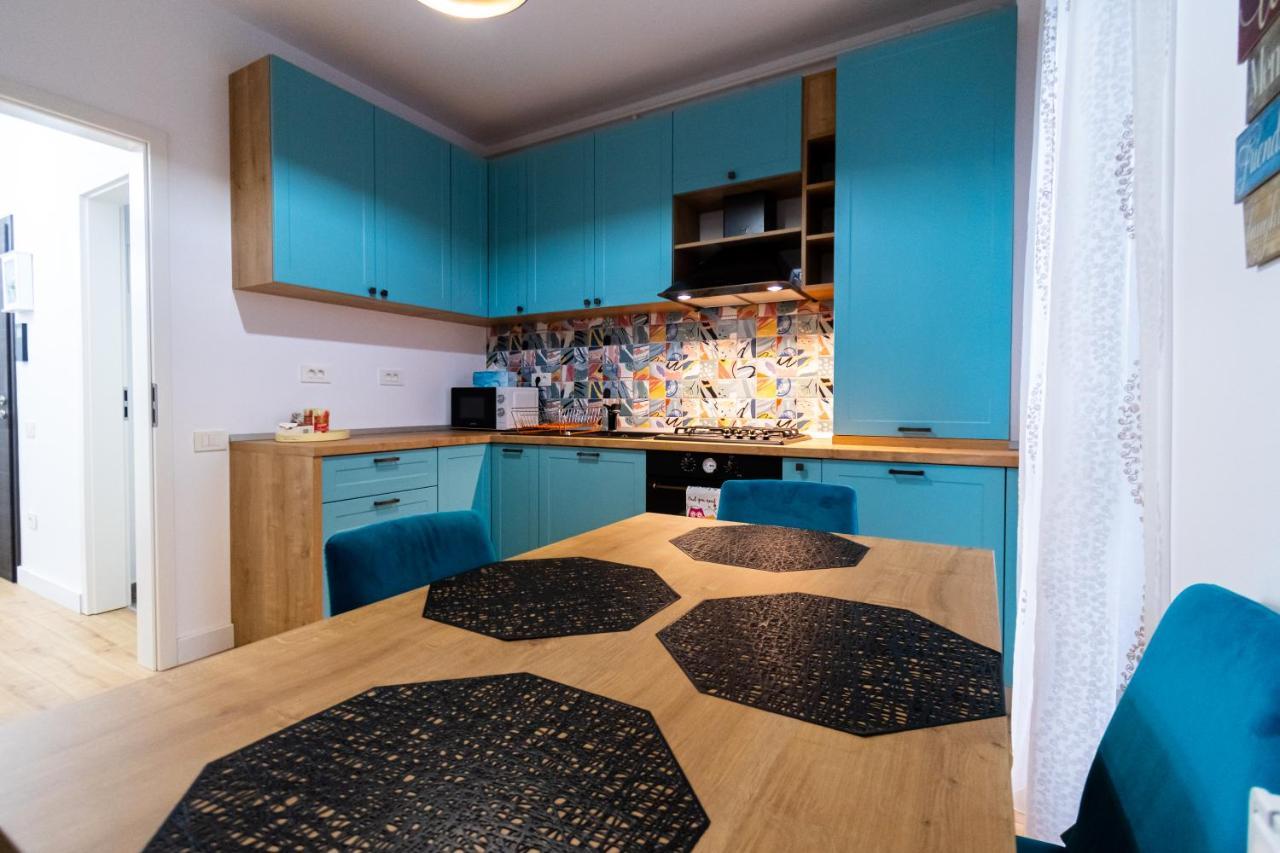 Lighthouse Central Apt With Unique Views Of The Fortress, Free Parking, 5 Min By Car From The Old Town Apartment Брашов Екстериор снимка